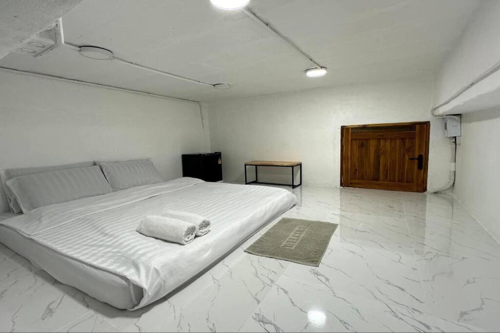 Megun Capsule 150 Cm Apartment Bangkok Exterior photo