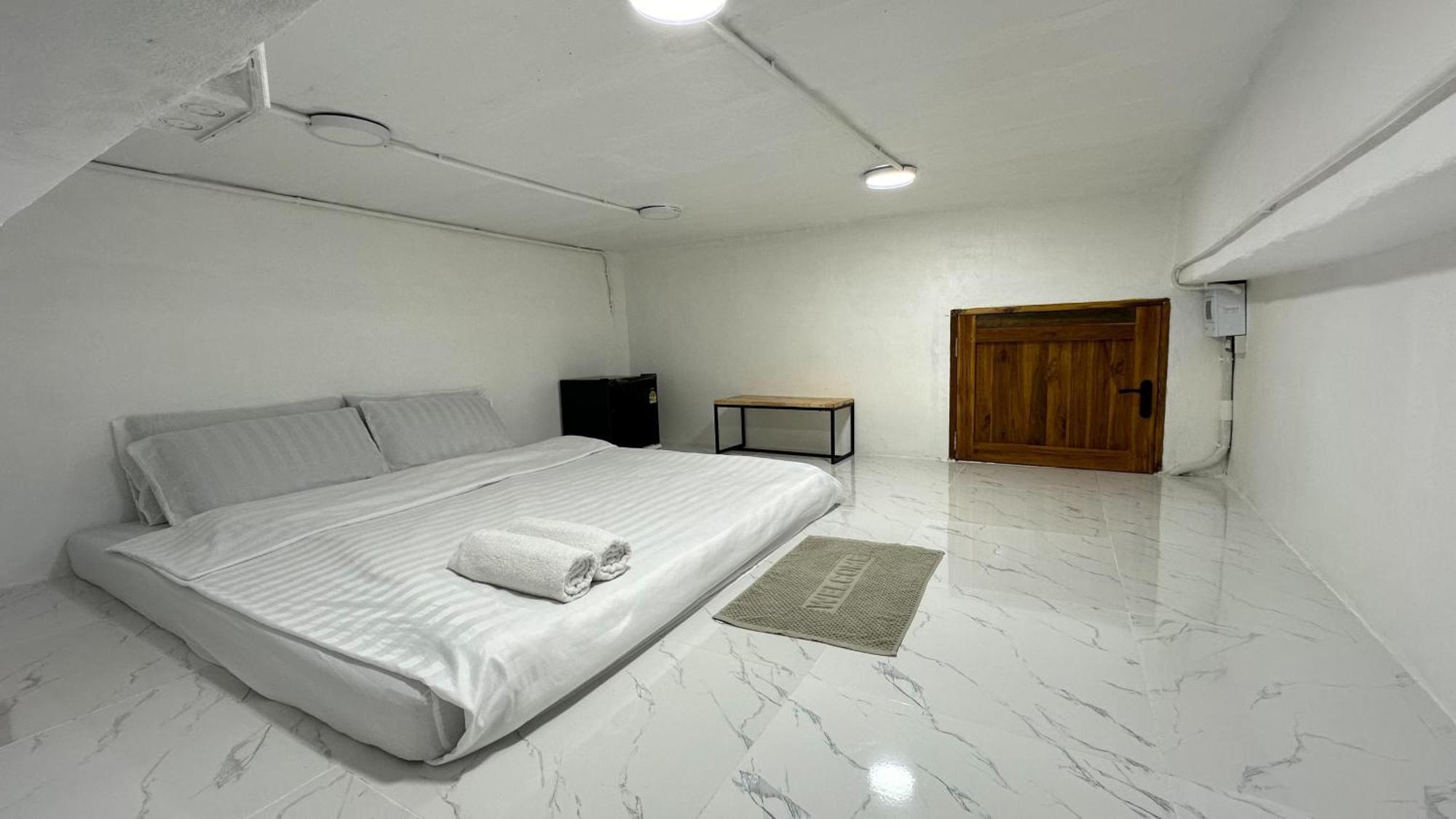 Megun Capsule 150 Cm Apartment Bangkok Exterior photo